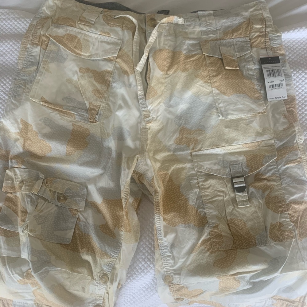 New wt Sean Jean Capri shorts size 34